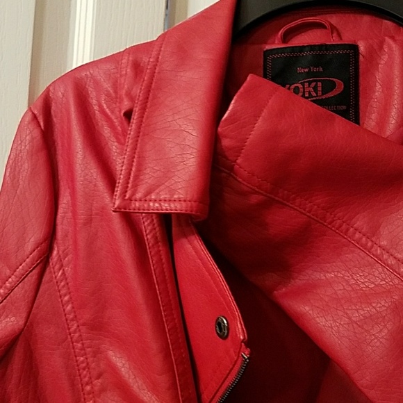 Medium Red jacket - Picture 4 of 5